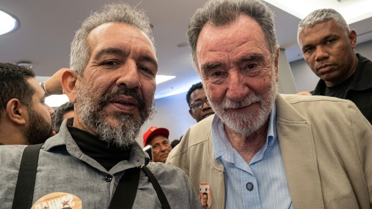 Magno Franco Payacan (Boh) ao lado de Patrus Ananias em ato de campanha em Minas Gerais